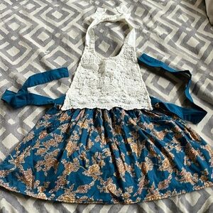 3/10 Sur La Table Child’s Apron OS Beautiful!